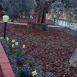 Apartman La Mansardina Di Nonno Biagio *