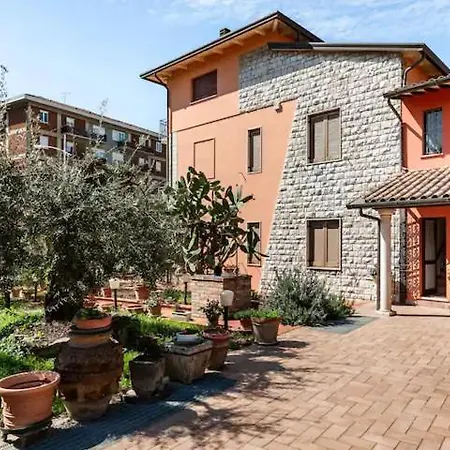 アパート La Mansardina Di Nonno Biagio バスティーア・ウンブラ